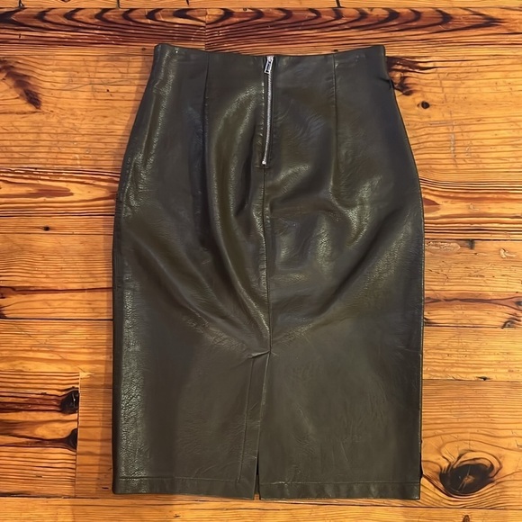 ZARA High Waisted Faux Leather Midi Pencil Skirt Dark Olive Green Zipped Pockets - Picture 6 of 7